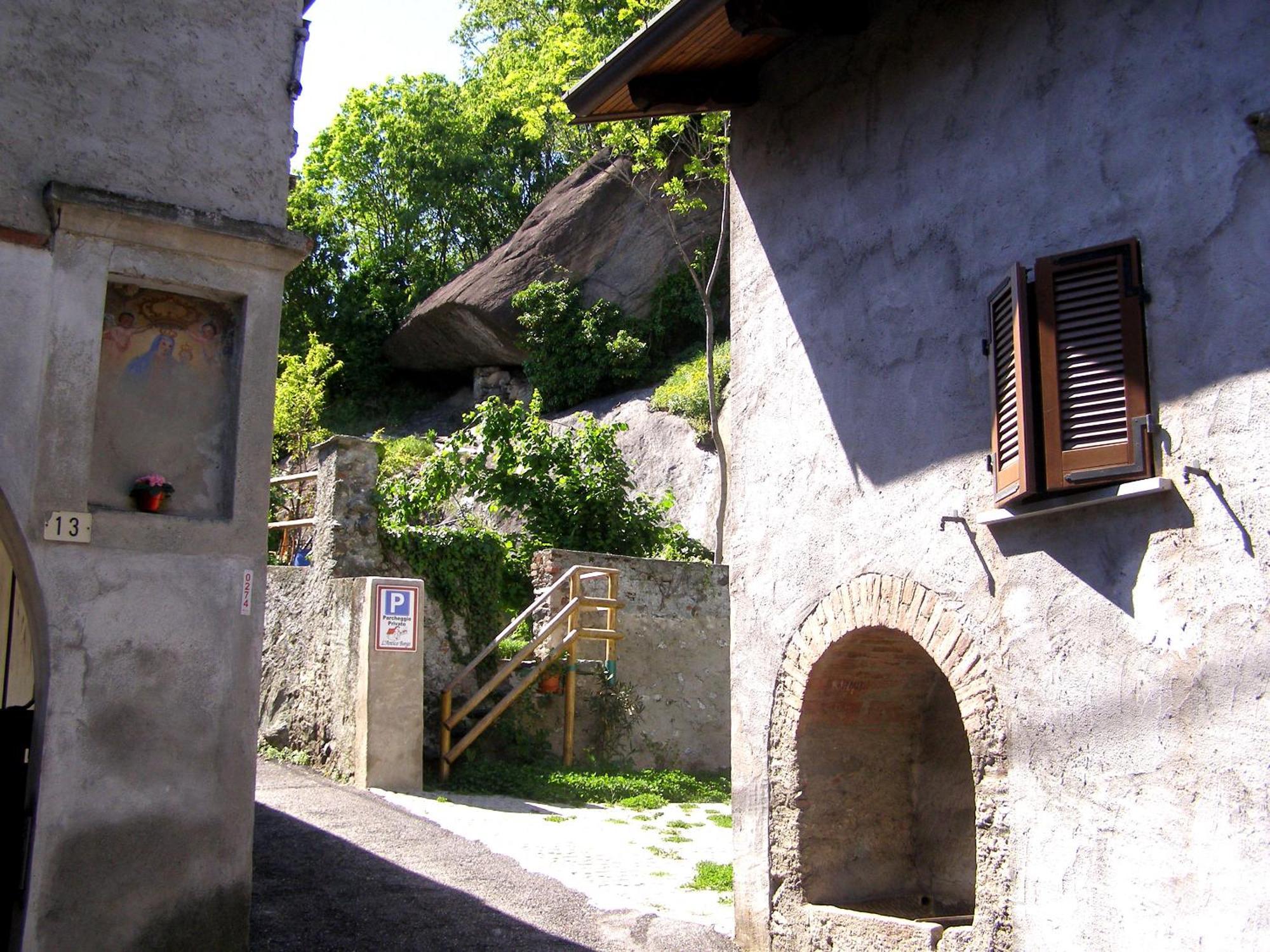 L'Antico Borgo Rooms Rental Caprie Eksteriør billede
