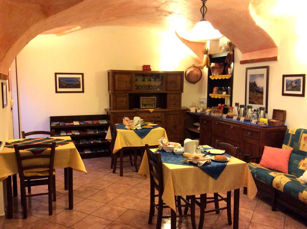 L'Antico Borgo Rooms Rental Caprie Eksteriør billede