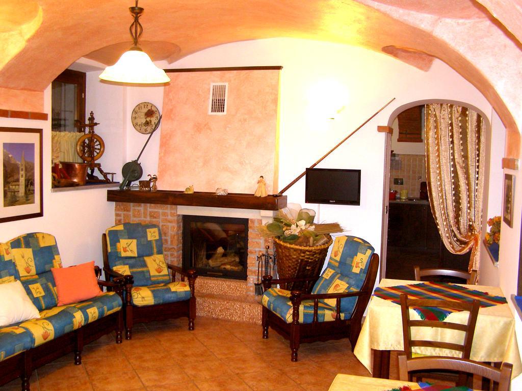 L'Antico Borgo Rooms Rental Caprie Eksteriør billede