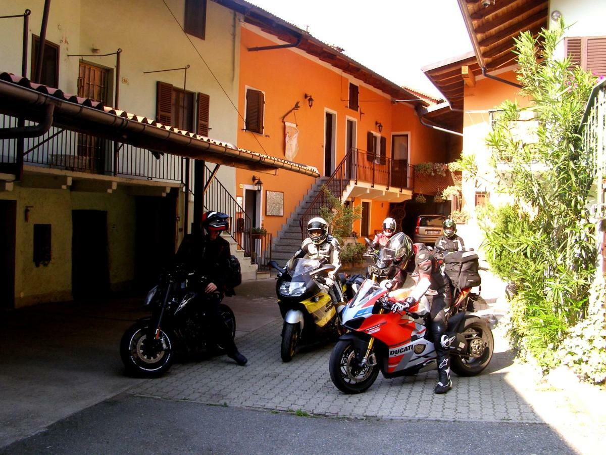 L'Antico Borgo Rooms Rental Caprie Eksteriør billede