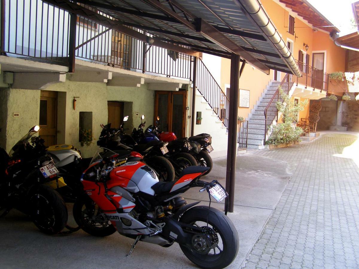 L'Antico Borgo Rooms Rental Caprie Eksteriør billede